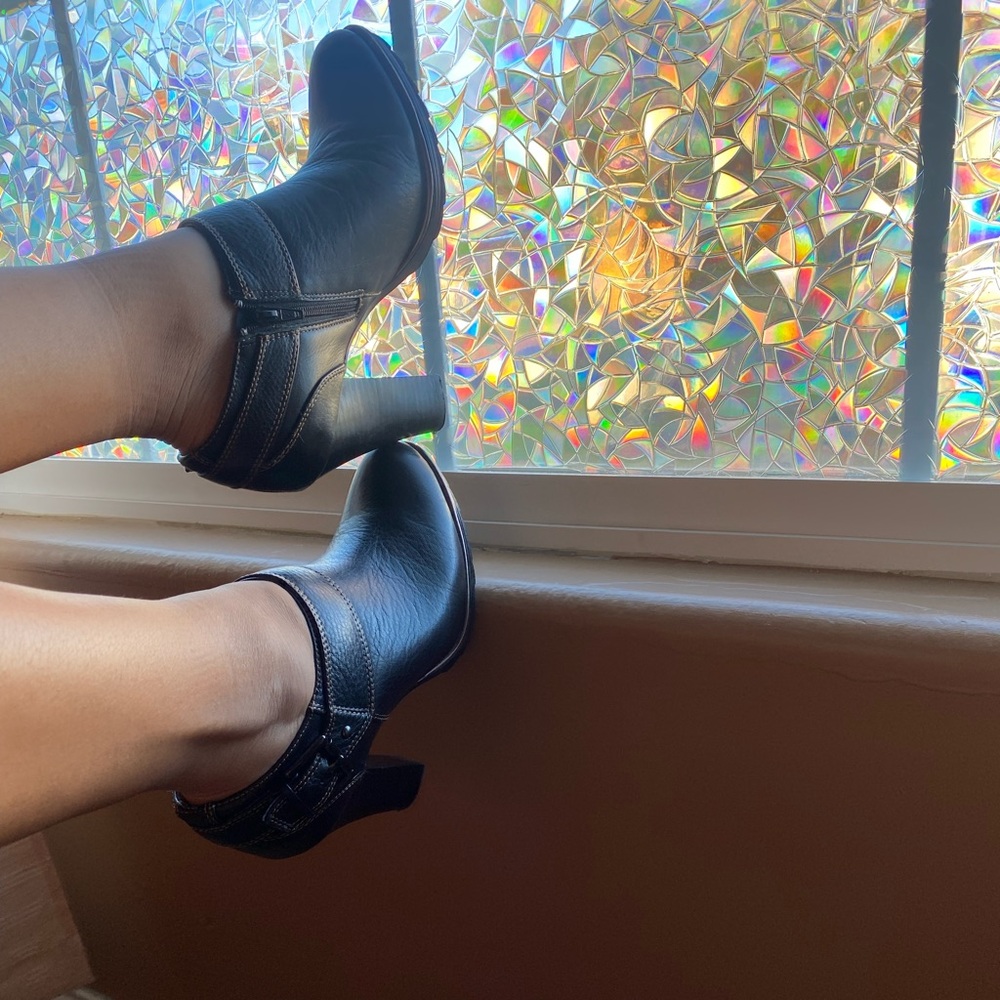 Sofft Black Leather Ankle Boots with Buckle - Picture 2 of 8